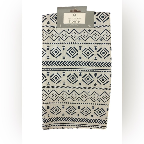 Decorative Table Runner - Picture 2 of 5